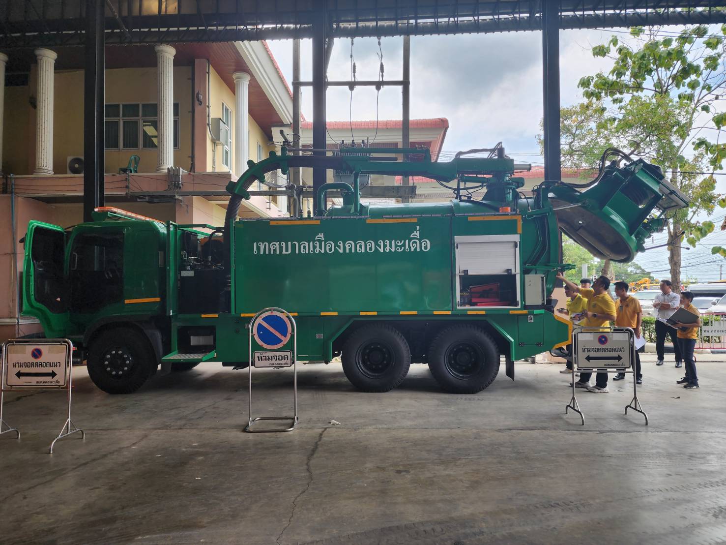 โครงการ รถยนต์ดูดล้างท่อระบายน้ำ ชนิด 10 ล้อ หน่วยงาน เทศบาลตำบลคลองมะเดื่อ จ.สมุทรสาคร